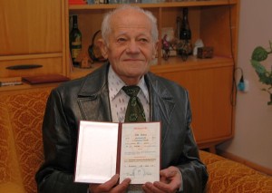 Tóth Ferenc aranydiplomájával (Fotó: Kecskeméti Krisztina)