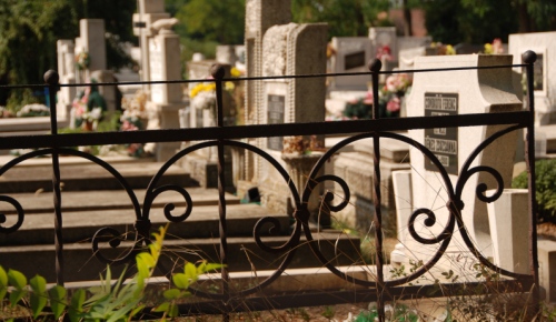 Vajon mikor lesz nyugalom a temetőkben? (Fotó: Kecskeméti Krisztina)