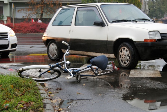 A kerékpáros súlyosan megsérült (klikk a képre) Fotók: Melega Krisztián