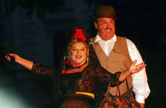 Hunyadiné és Kubanek a Csókos asszony c. operettből (Oszvald Marika és Faragó András)