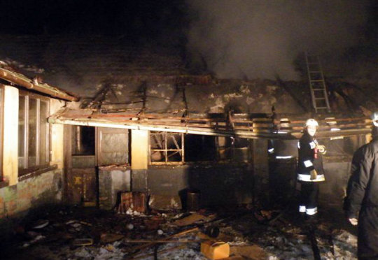 A tetőszerkezet is leégett (klikk a képre) Fotók: Orosházi Tűzoltóparancsnokság