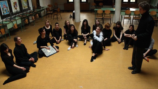 A Szentesi Horváth Mihály gimnázium tanulói készülnek a darabbal
