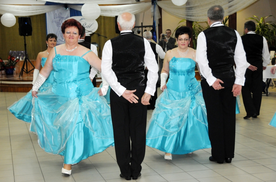 Antali Zoltán tanítványai rumbát, tangót, keringőt táncolt a táncbálon, ez volt a 25. ilyen rendezvény (Fotó: Kecskeméti Krisztina) 