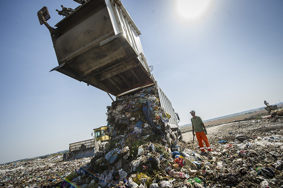 A begyyűjtött hulladékot a hódmezővásárhelyi valamint a békéscsabai lerakóba szállítják ártalmatlanításra