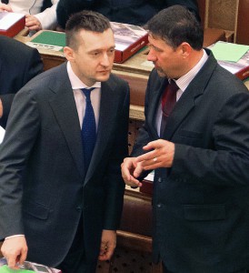 Rogán Antal és Simonka György a parlamentben