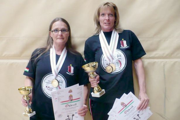 Schneider Erzsébet és Pogány Andrea a bajai országos bajnokságon (Fotó: Toldi SE)
