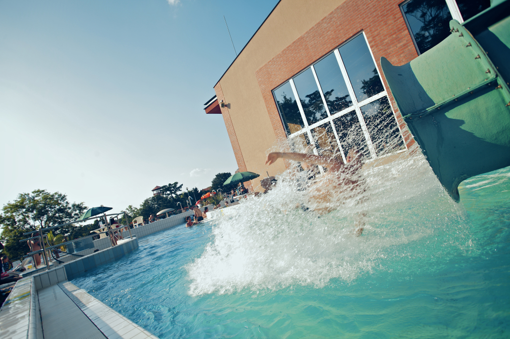 Népszerű az élményfürdő - sokan kapcsolódnak ki Gyopárosfürdőn a nyári melegben (archív fotó: Püspöki Zsolt )
