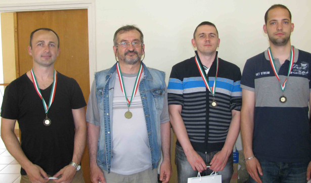 A győztes csapat: Kerekes Zsolt, Mónus Zoltán, Bíró István, Győri Szabolcs. (Fotó: Orosházi Sakk Egyesület)