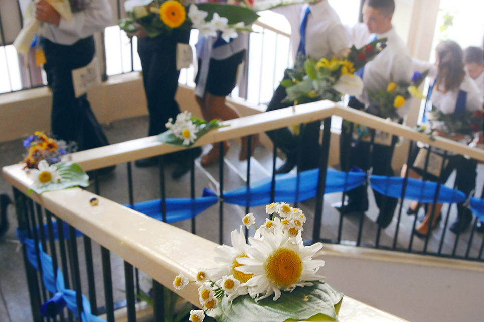 Ilyenkor még a lépcsőkorlát is virágba borul (Fotó: Kecskeméti Krisztina)