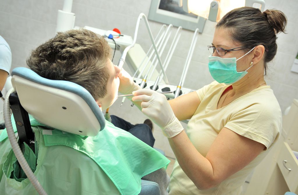 A fogászati szűrés megelőzheti a fogak romlását (Archív fotó: Rajki Judit)