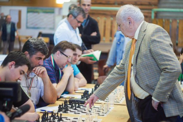 A sakk szerelmesei játszhattak Portisch Lajos nagymesterrel is (Fotó: Takács Csaba)