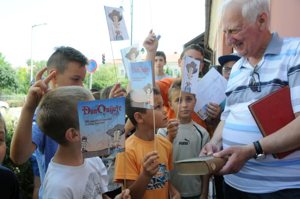 A gyerekek örömmel és figyelemmel hallgatták Koszorús Oszkárt (Fotó: Kecskeméti Krisztina)
