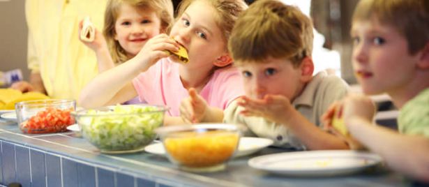 A cél az, hogy a gyerekek a lehető legkevesebb egészségtelen étellel találkozzanak az iskolában