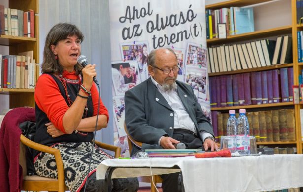 Beke Marival és Zsiga Attila orosházi kötődésű kartográfus beszélgetett (Fotó: Rosta Tibor)